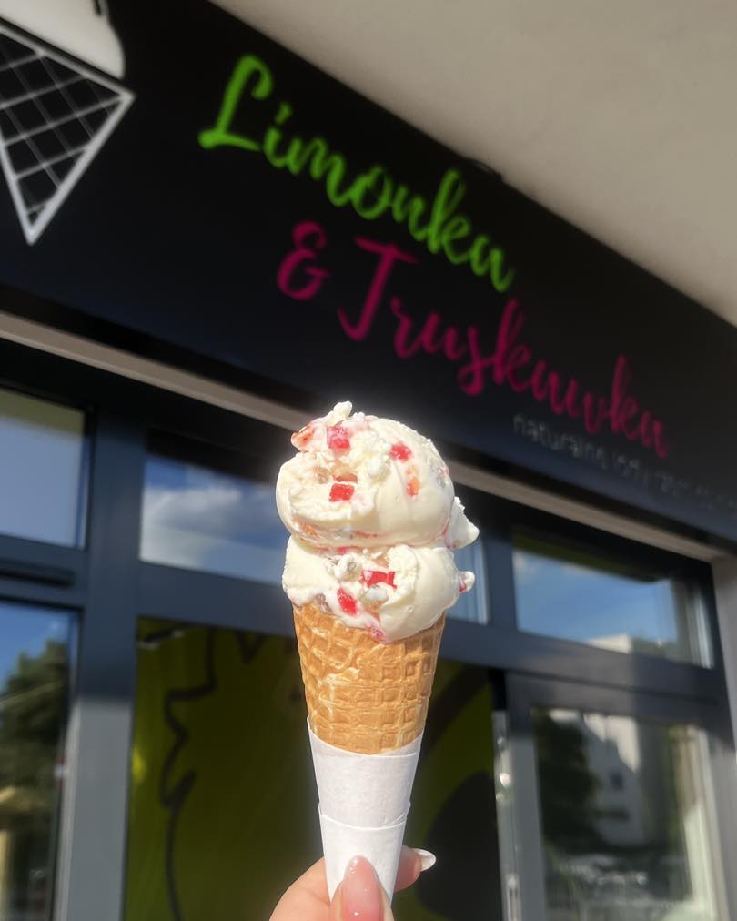 Smak lodów Śmietanka z galaretką Limonka i Truskawka
